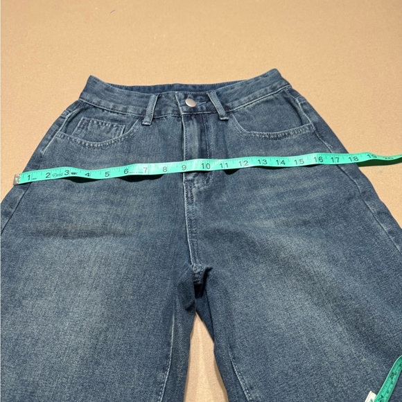 SHEIN Blue Jean Shorts Relaxed Fit Cut-Off - Picture 4 of 5